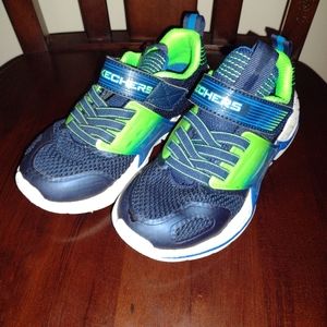 Boys size 12 sketchers shoes